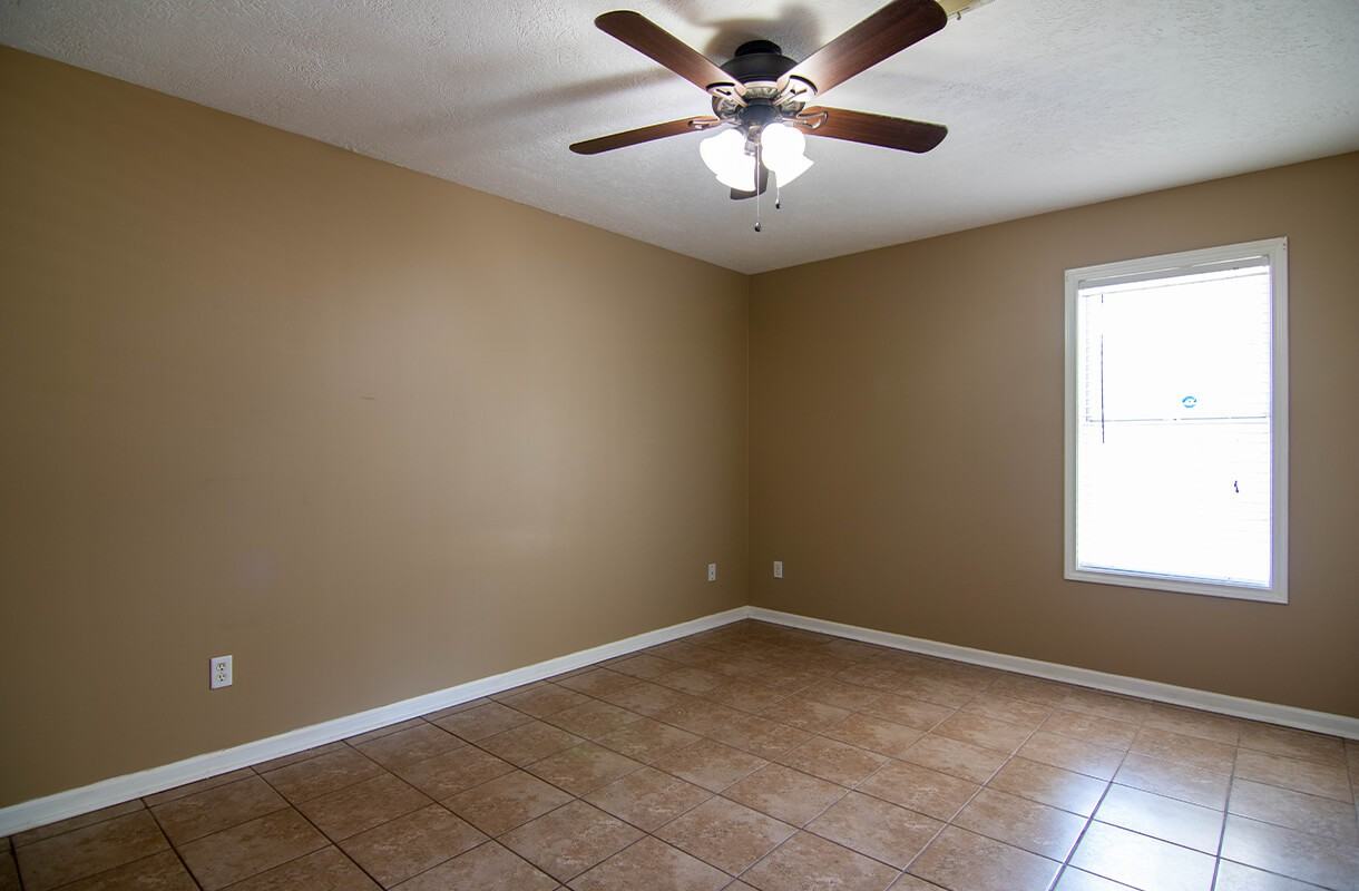 1755 S Tallowood Dr - Photo 5 of 9