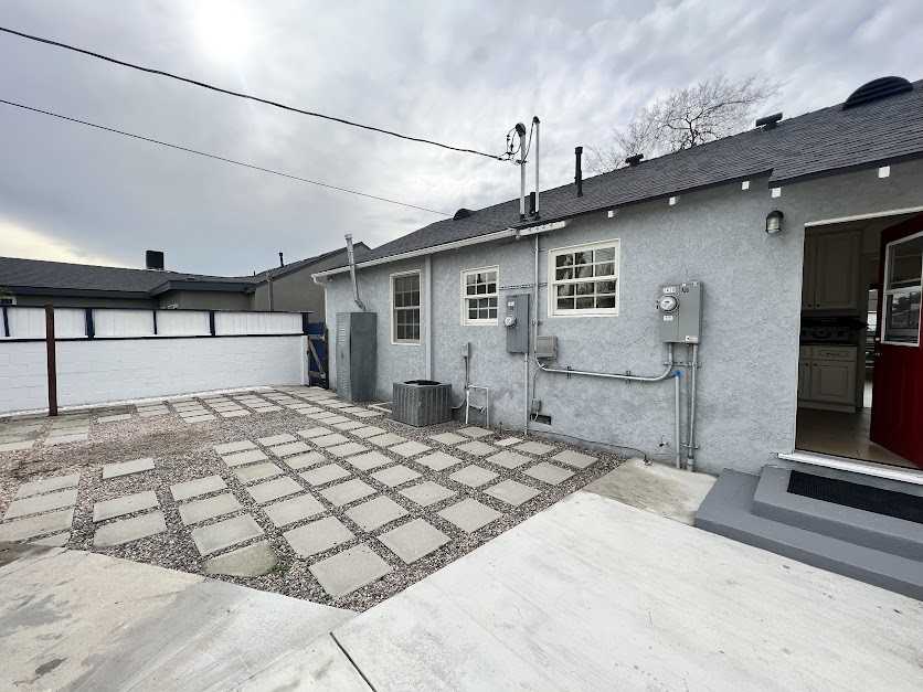 7418 Farmdale Ave - Photo 2 of 16