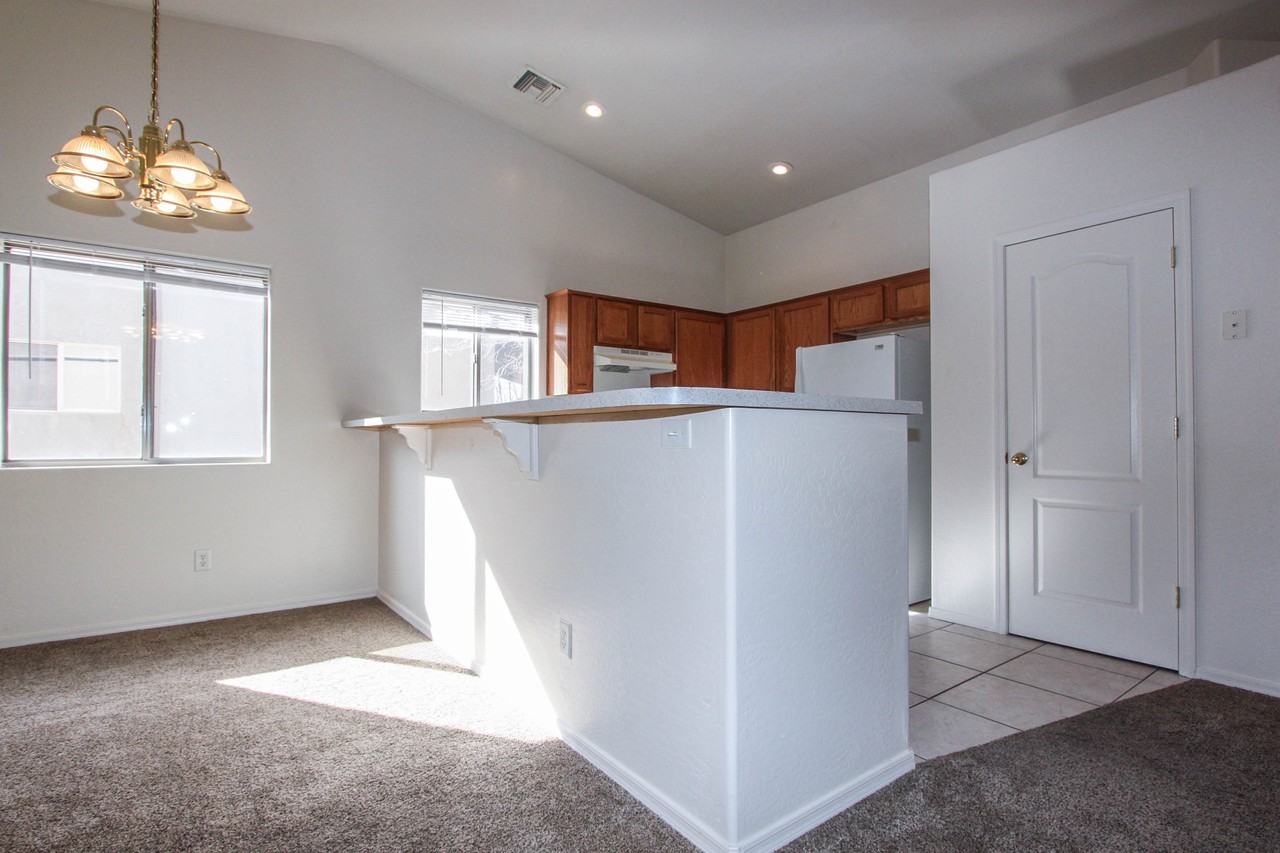 3200 N Greg Dr - Photo 2 of 10