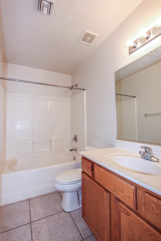 3200 N Greg Dr - Photo 3 of 10