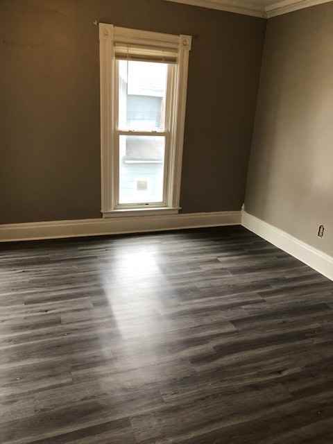 221 Flower Ave E - Photo 2 of 6