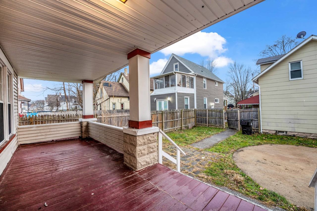 4210 Archwood Ave - Photo 3 of 22