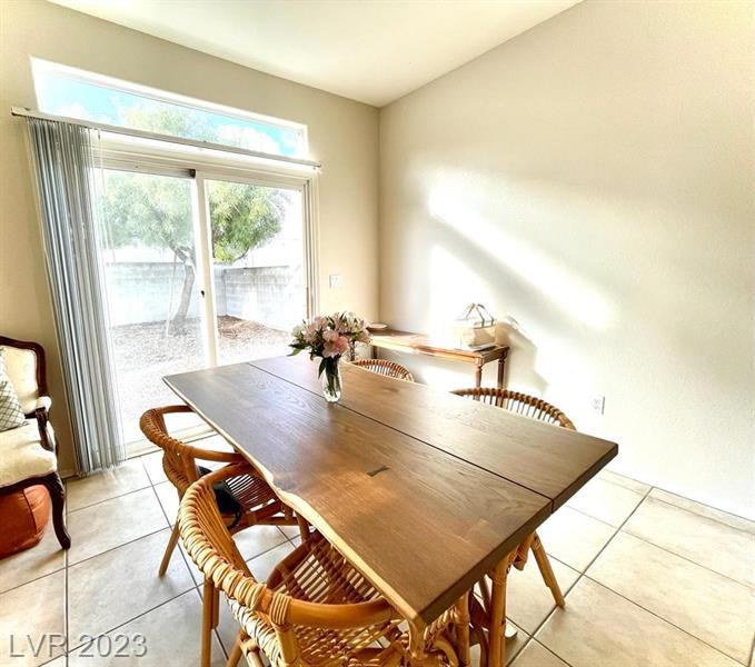 7279 Twin Maples Ct - Photo 2 of 15