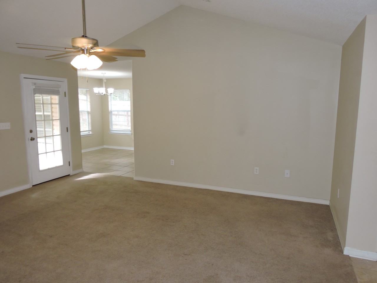 1035 Valley Rd - Photo 3 of 24