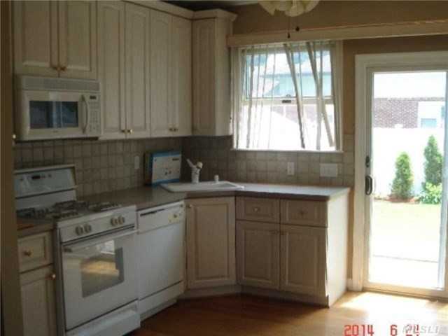 34 Orchard St - Photo 3 of 14