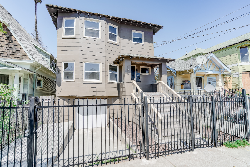 3027 Filbert St #3 - Photo 2 of 15