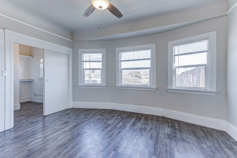 3027 Filbert St #3 - Photo 4 of 15