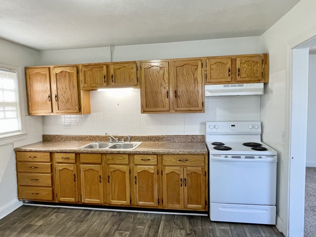 1806 E 4th St - Photo 3 of 15