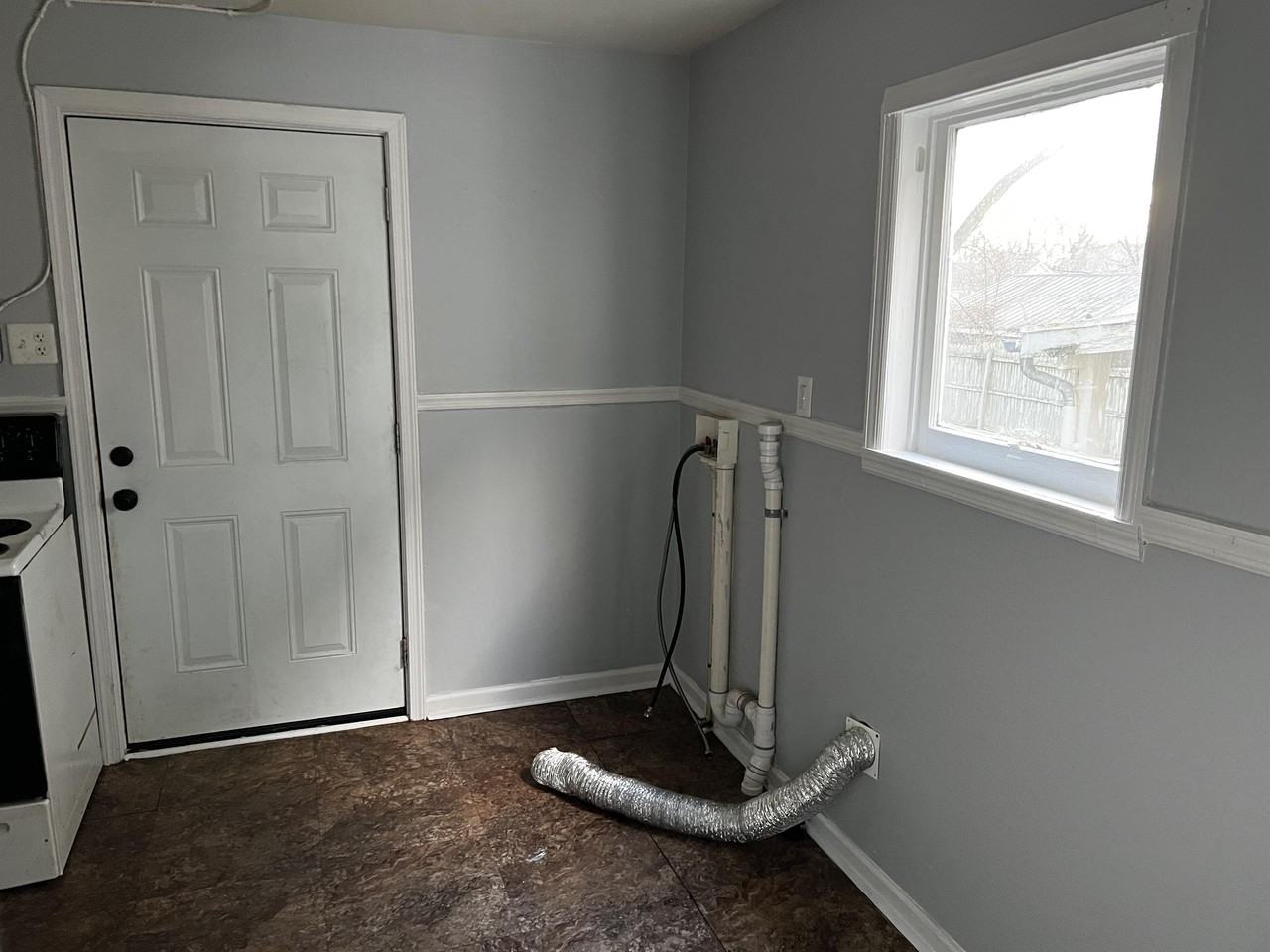 620 Virginia Ave #620 - Photo 5 of 11