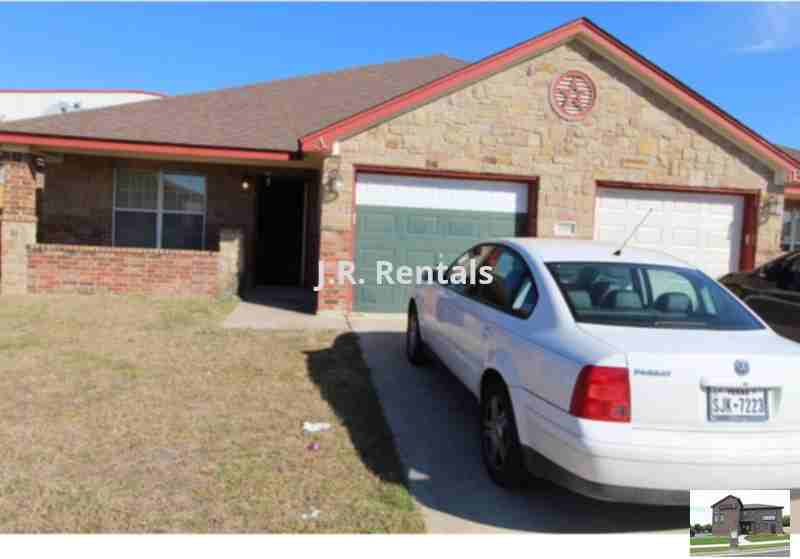 3005 Baldwin Loop #A - Photo 3 of 25