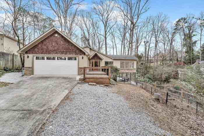 75 Lakeshore Dr - Photo 2 of 40
