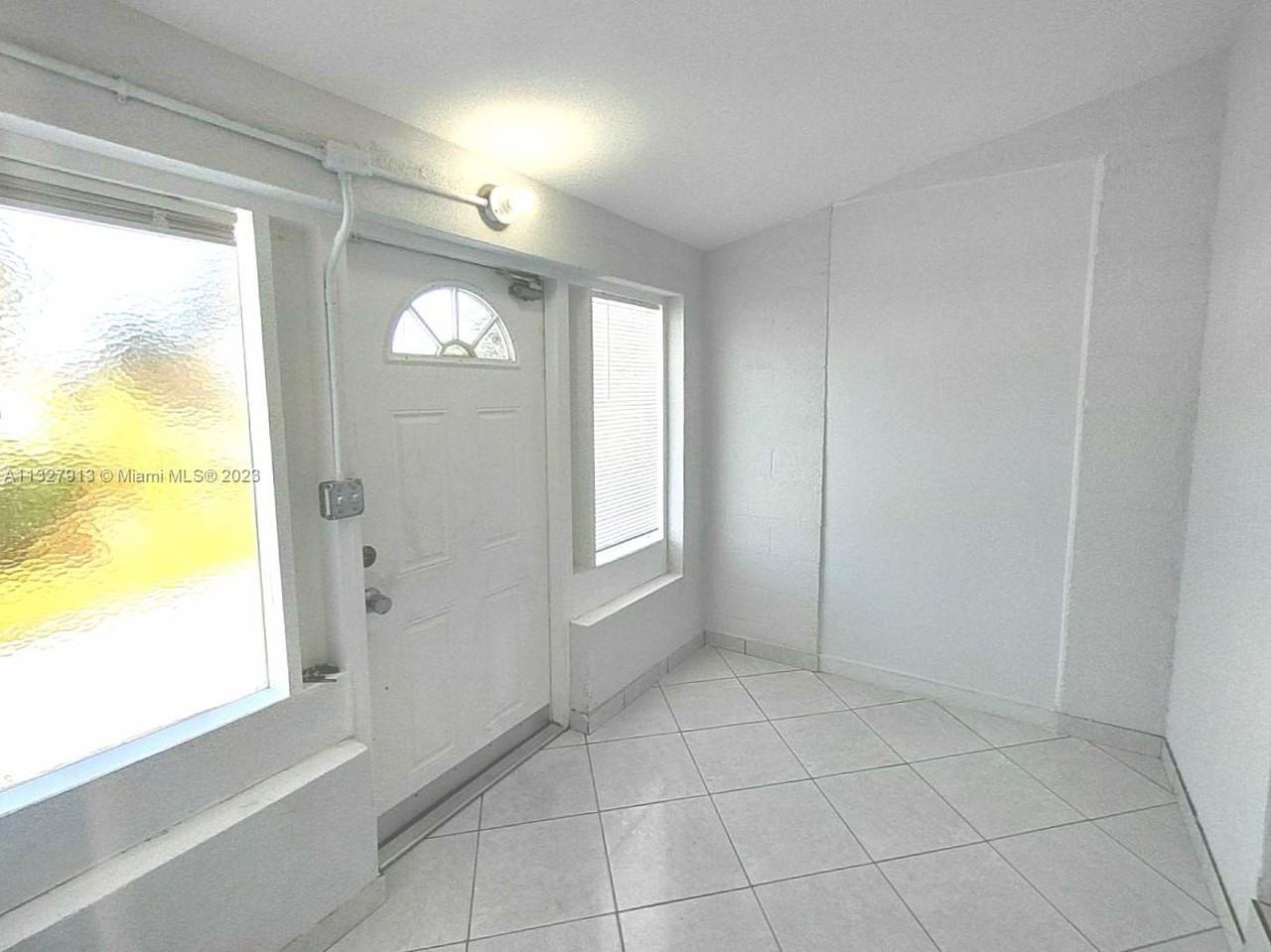 600 Sw 10th St #600 - Photo 3 of 8