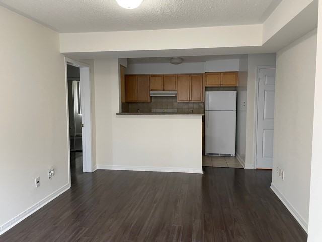 Daniels Gateway, Erin Mills - Photo 2 of 7