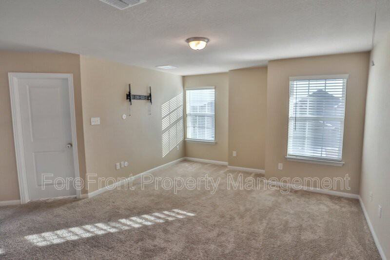 120 Fallowbrook Ln - Photo 2 of 26