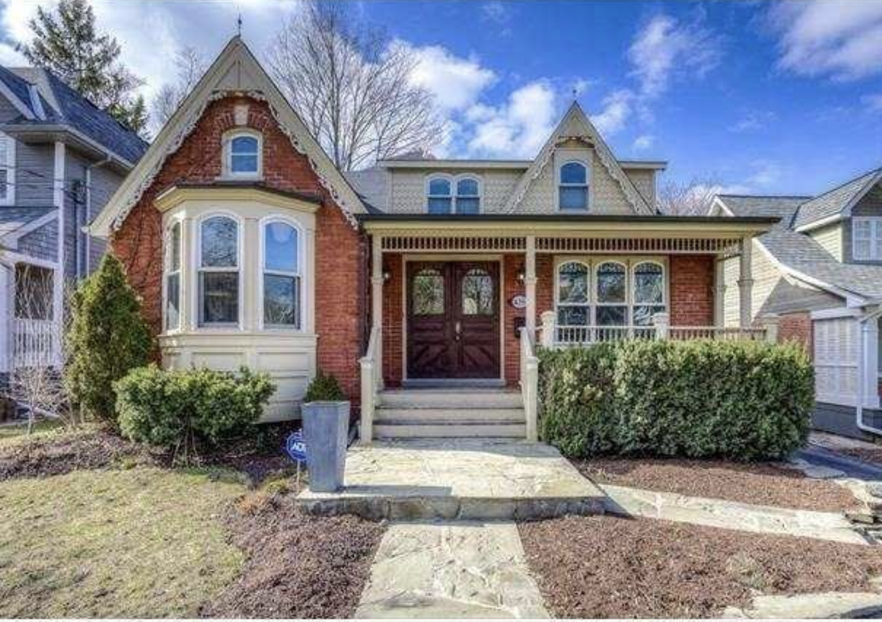 435 Maple Avenue - Photo 2 of 17