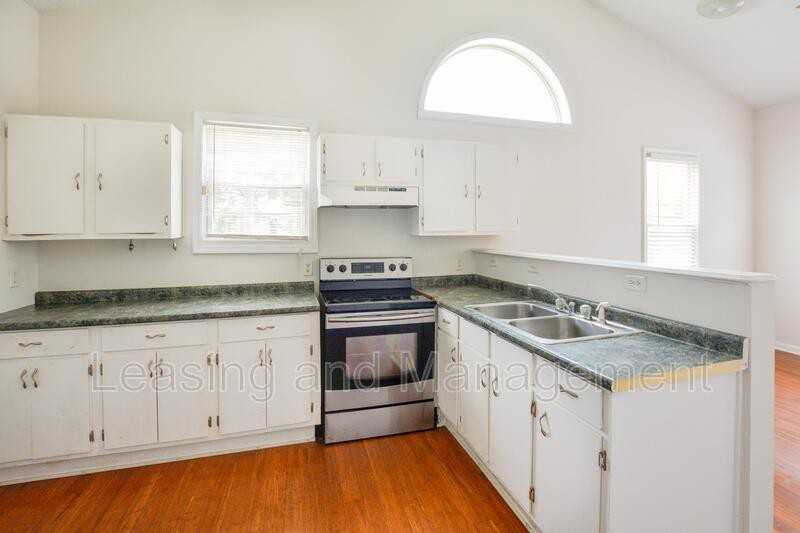 94 Hanover St - Photo 4 of 16