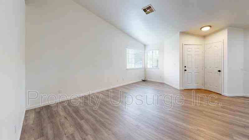 1487 Bradford Way - Photo 2 of 20