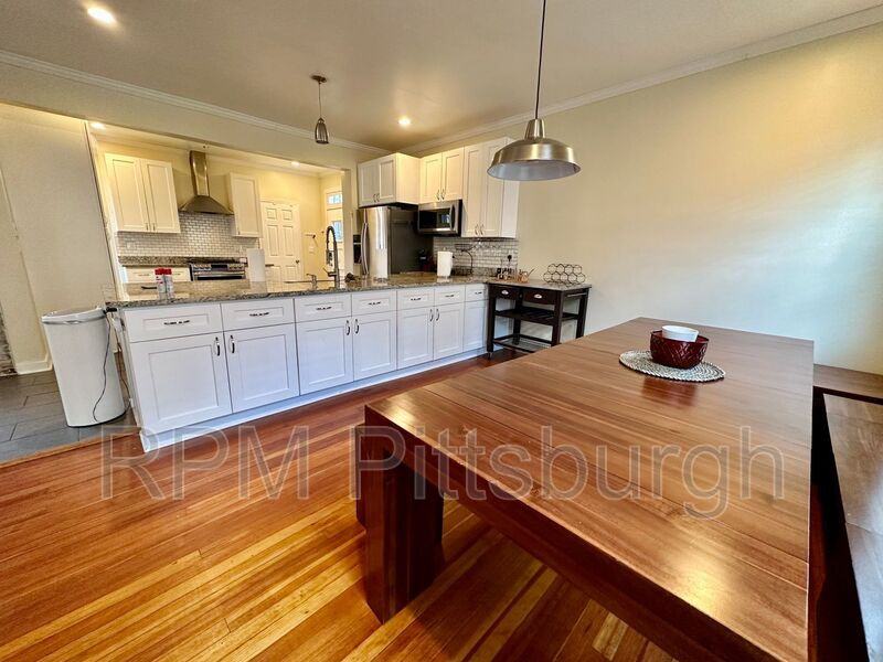 218 N Dallas Ave - Photo 2 of 25