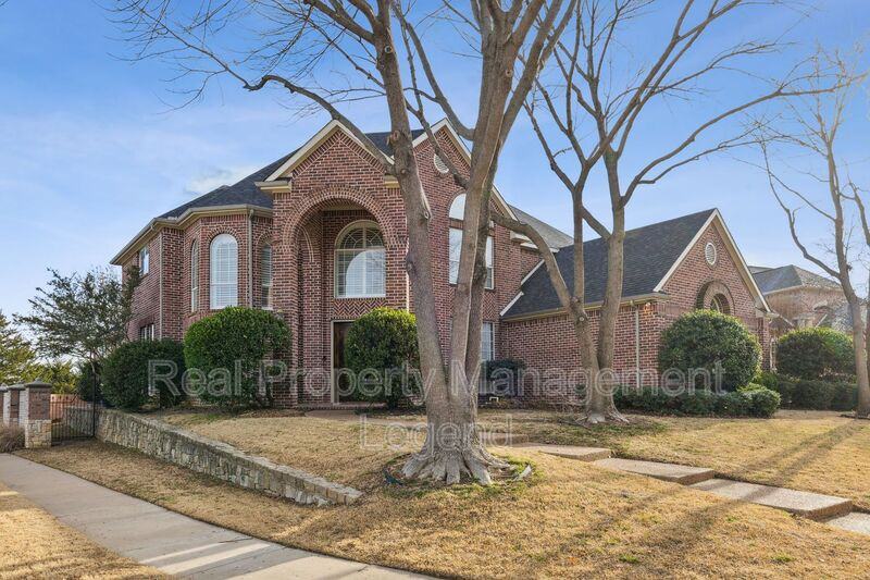 5004 Seville Ln - Photo 2 of 43