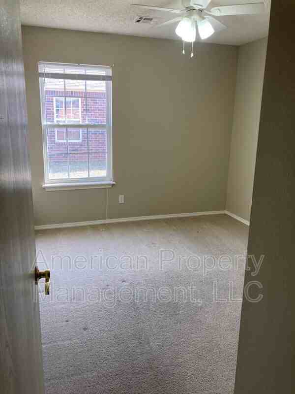 4714 Ne Wisconsin St - Photo 4 of 33