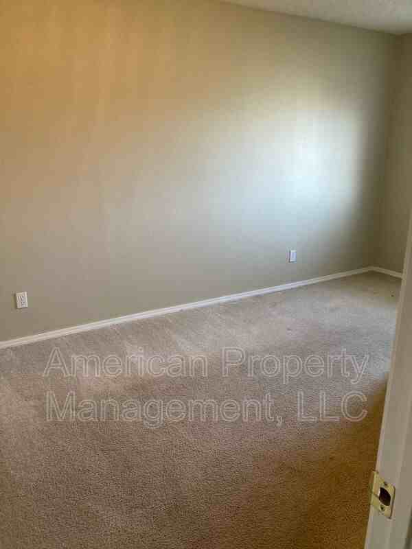 4714 Ne Wisconsin St - Photo 6 of 33