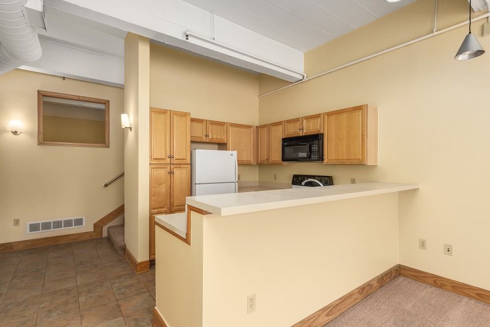 Commercial Building - Photo 3 of 11