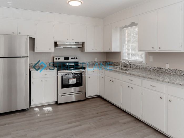 2120 Kelly St - Photo 3 of 18