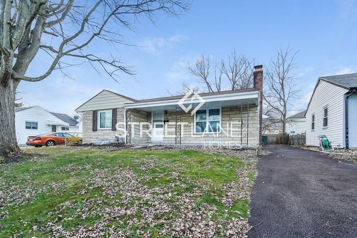 957 S Warren Ave - Photo 2 of 16