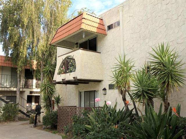 1294 N Mollison Ave - Photo 2 of 20