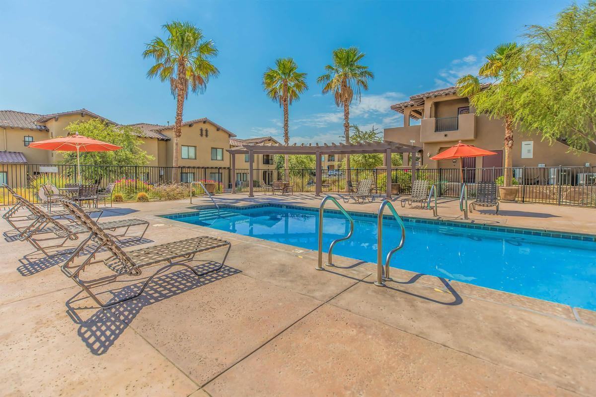 37600 College Dr - Photo 4 of 7