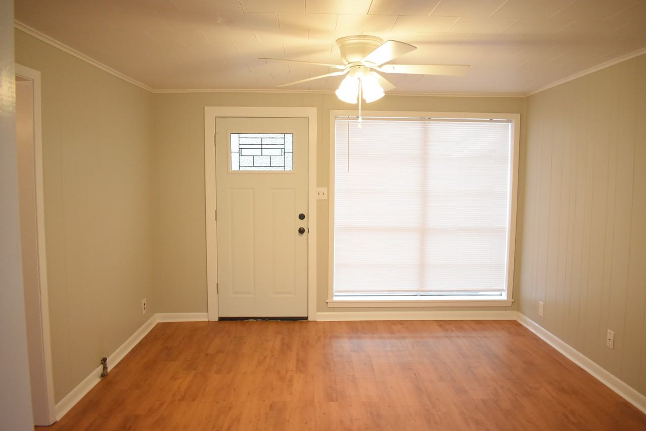 221 N Sanders St #1 - Photo 3 of 50