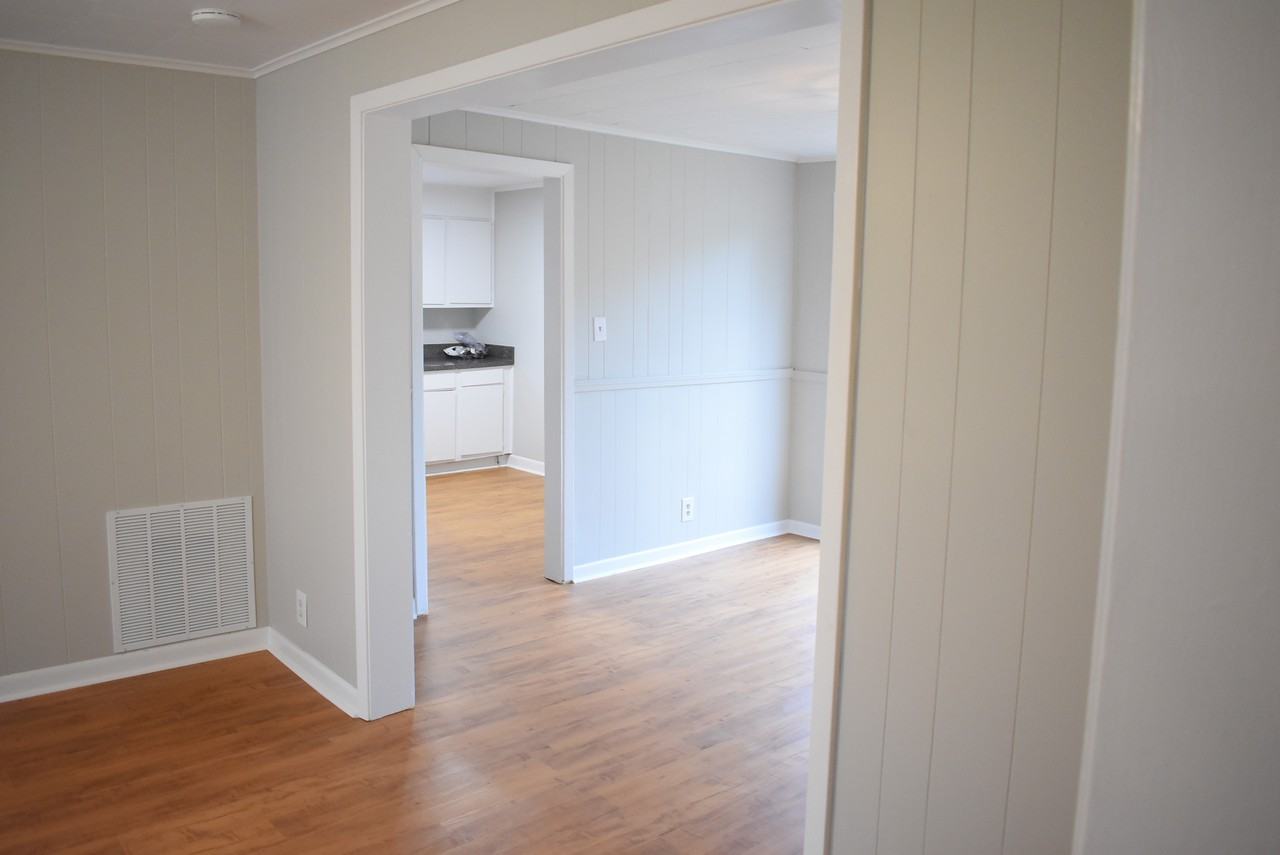 221 N Sanders St #1 - Photo 5 of 50