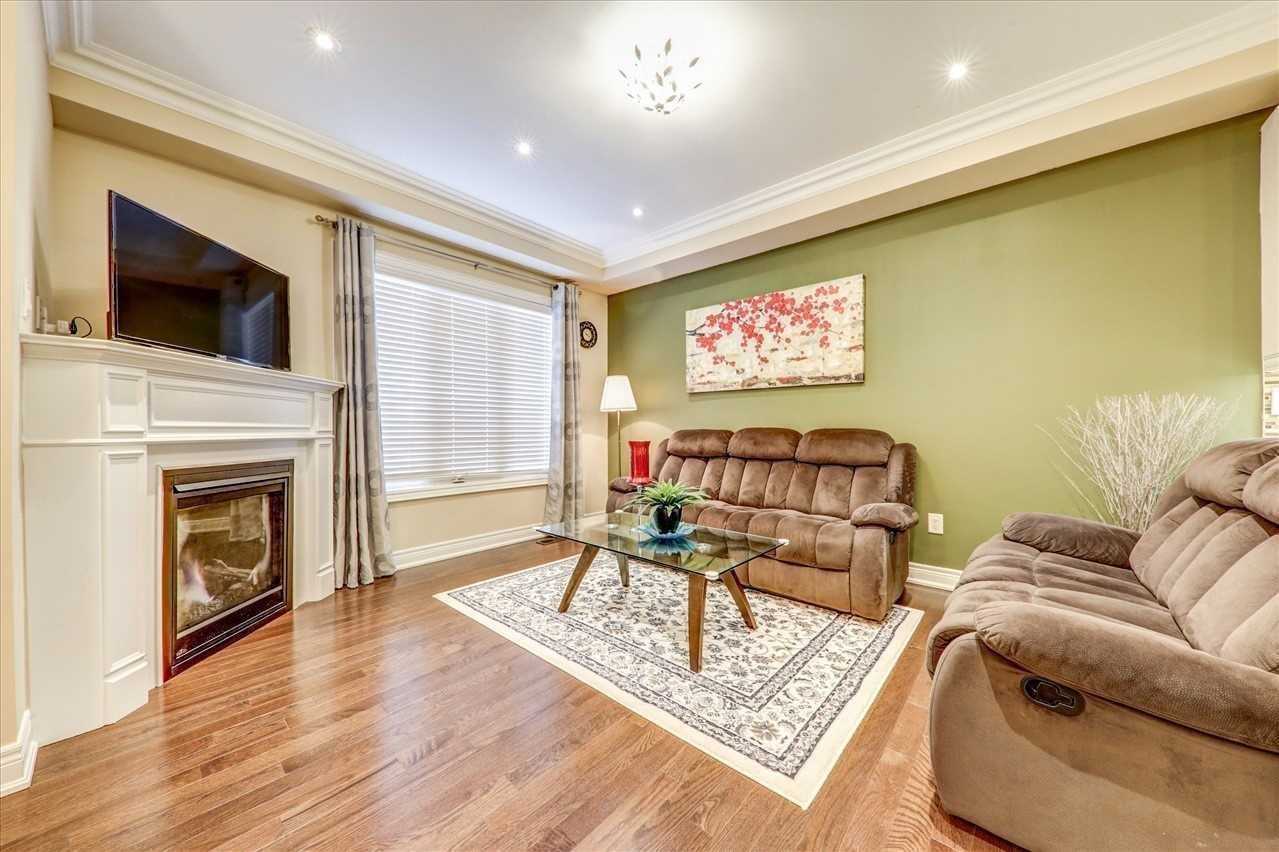 6 Telstar Way - Photo 3 of 10