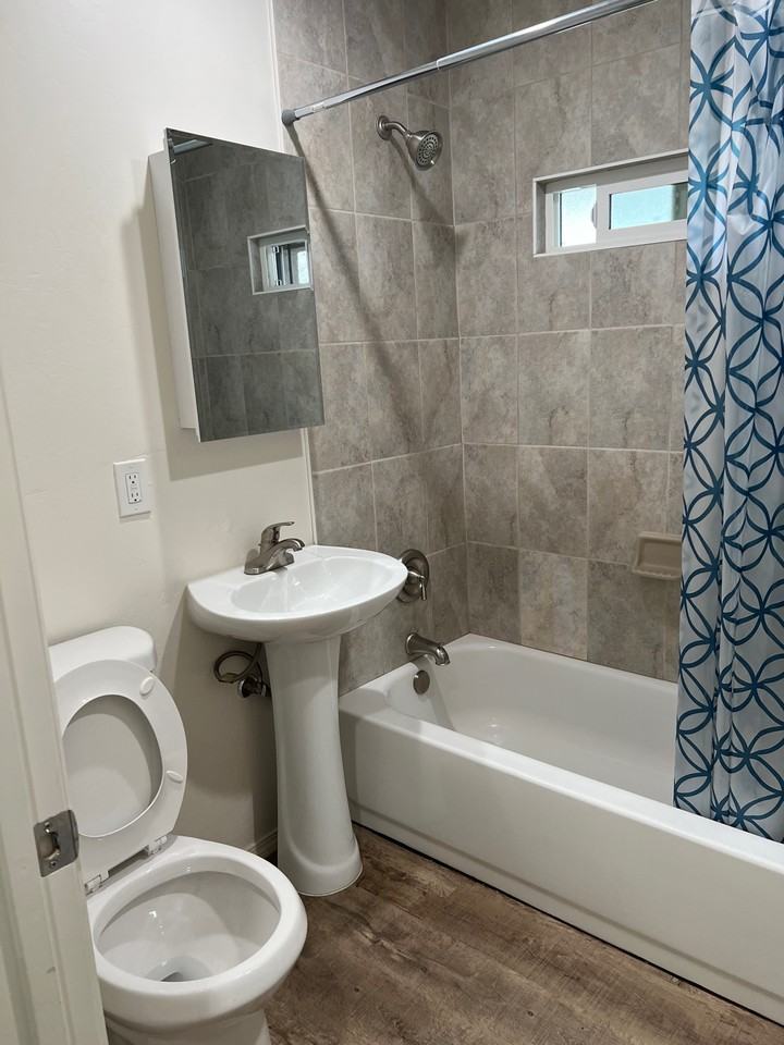2207 River Blvd #D - Photo 6 of 18