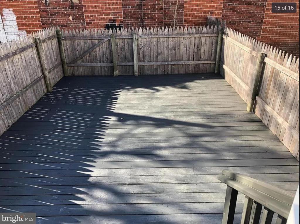 327 Point St - Photo 2 of 13