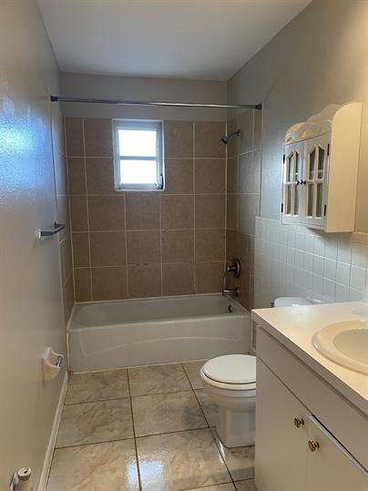 2842 Upcohall Ave - Photo 3 of 8