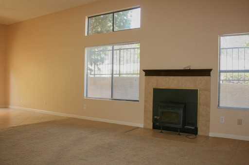 10241 Las Casitas Ct NE - Photo 2 of 12