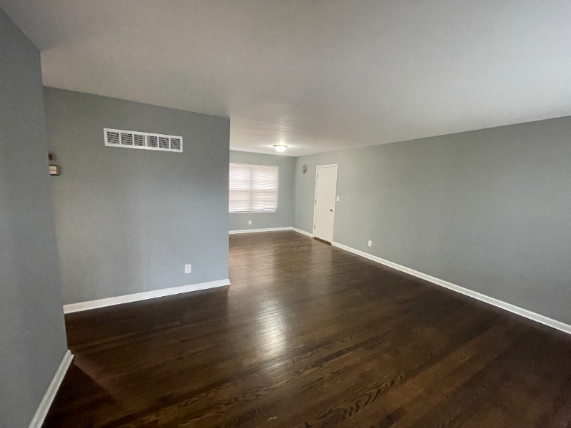 8745 Goddard St - Photo 3 of 15