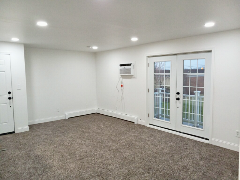 1465 Townsend Ave #8 - Photo 3 of 10