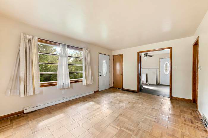 1827 Pierson Pkwy - Photo 3 of 9