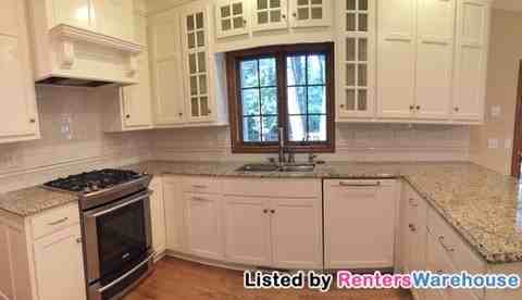 817 Ridgewood Ct - Photo 3 of 15