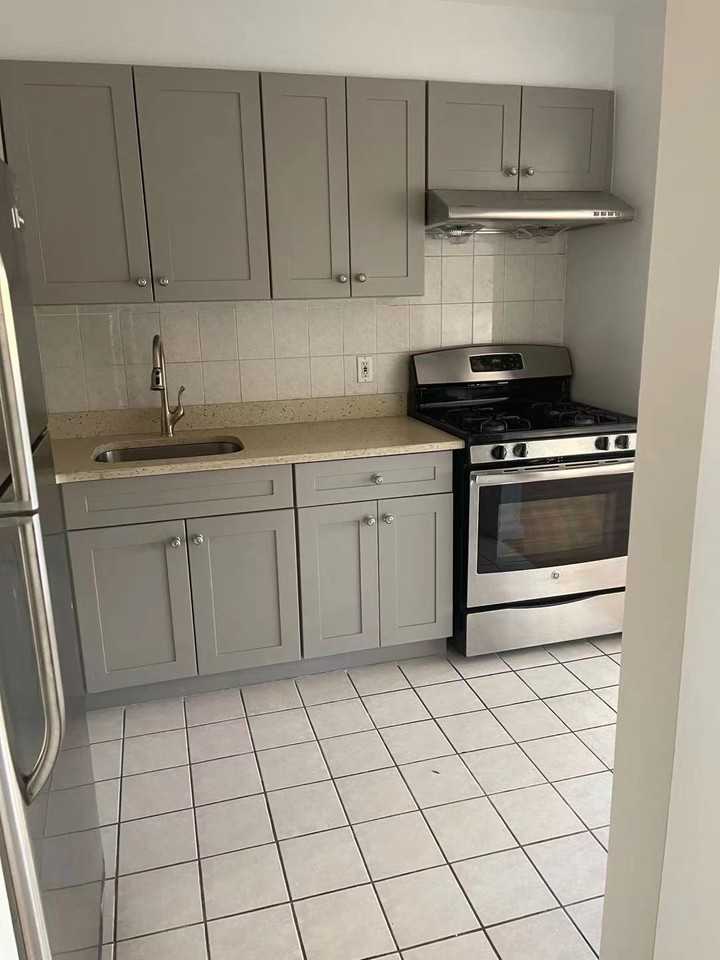 43 43 77 161st Street - Photo 3 of 9