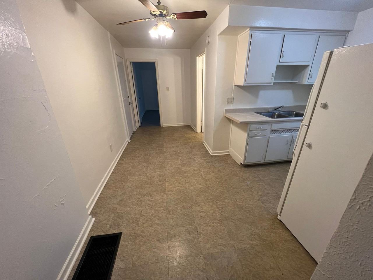 246 Basswood Ave #4 - Photo 2 of 7