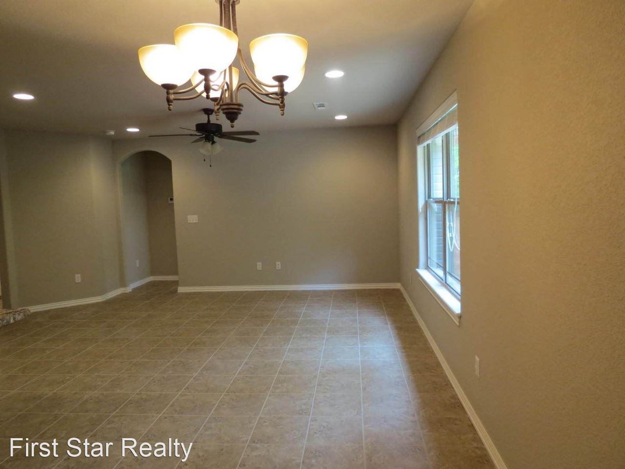 911 Bonnie Scotland Dr - Photo 3 of 14