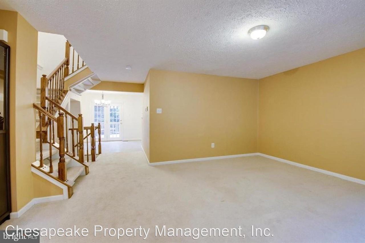 629 Budleigh Cir - Photo 3 of 33