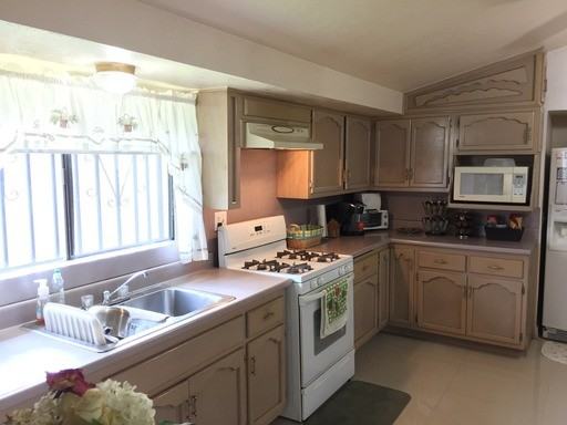 1541 Greenberry Dr - Photo 2 of 16