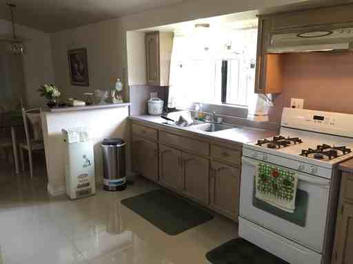 1541 Greenberry Dr - Photo 3 of 16