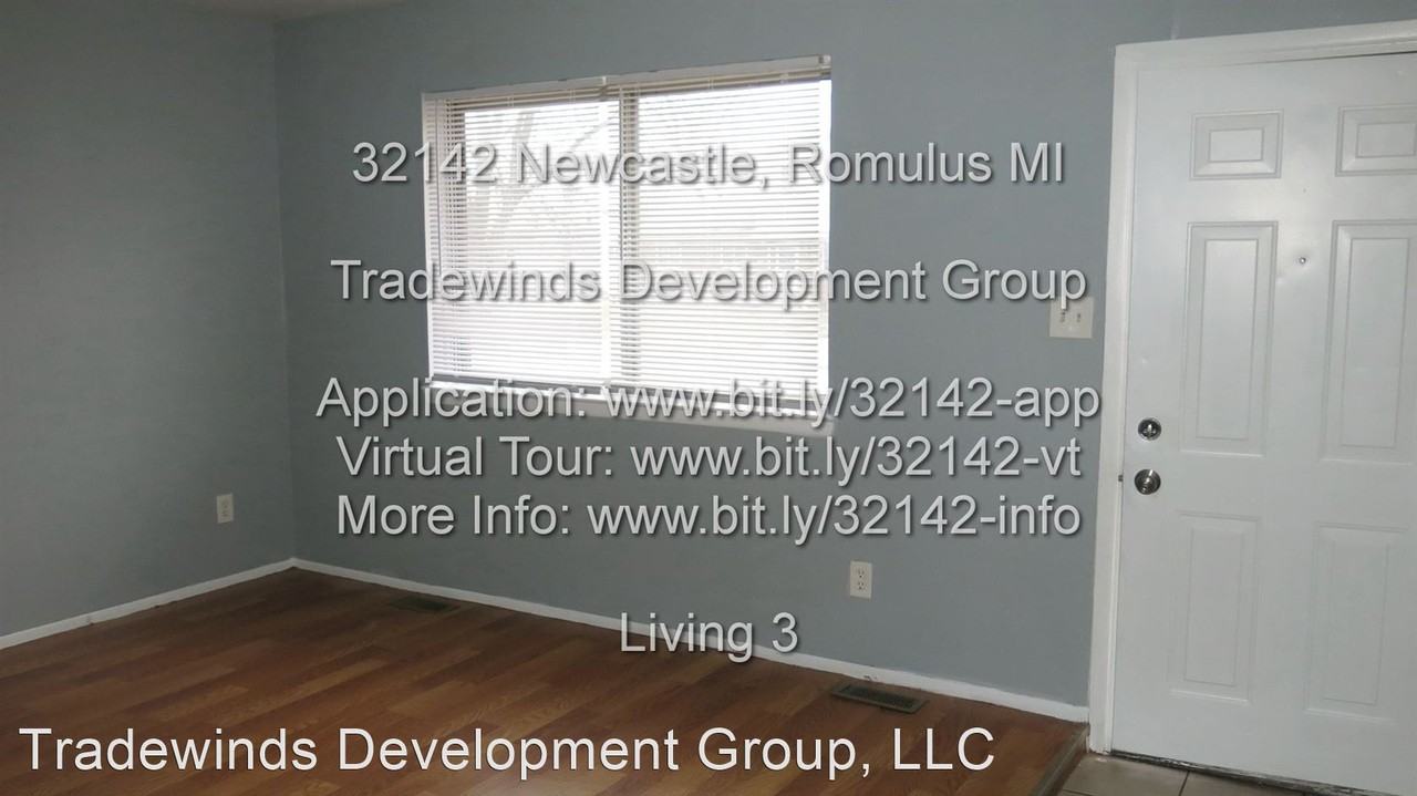 32142 Newcastle St - Photo 3 of 13