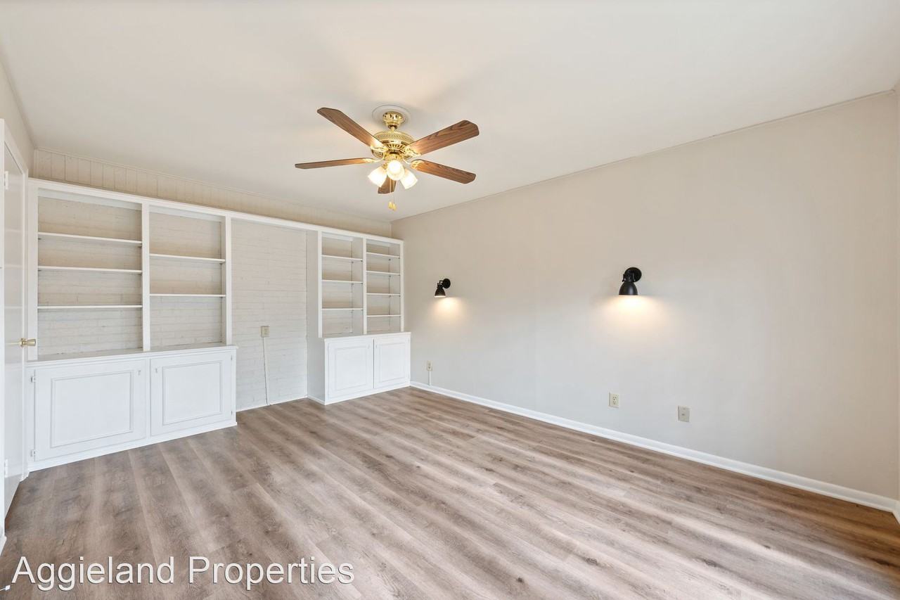 2912 Cherry Creek Cir - Photo 3 of 29