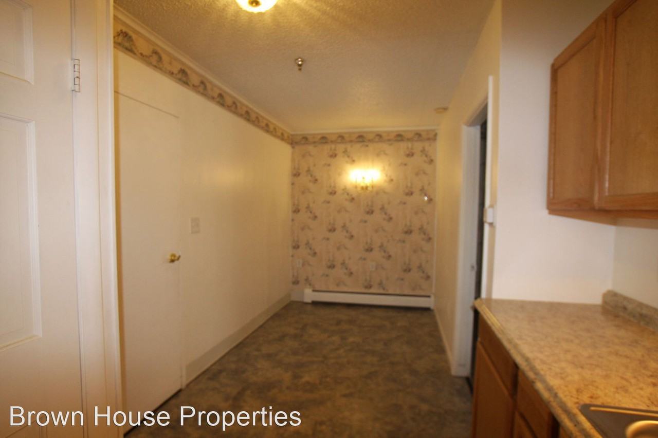 110 College Ave Apartments in Waterville, ME 04901 Zumper